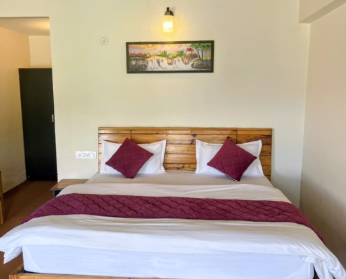 Mukteshwar Oak Essence Room