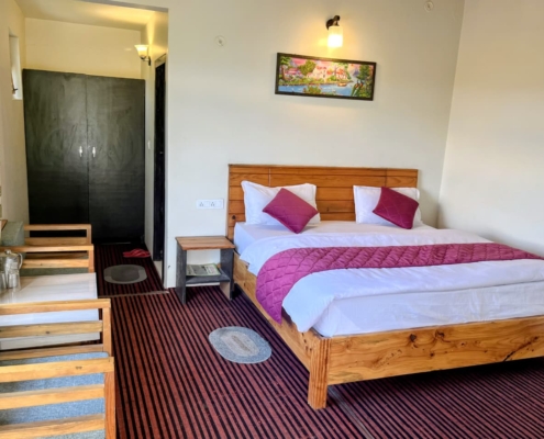 Mukteshwar Oak Essence Room